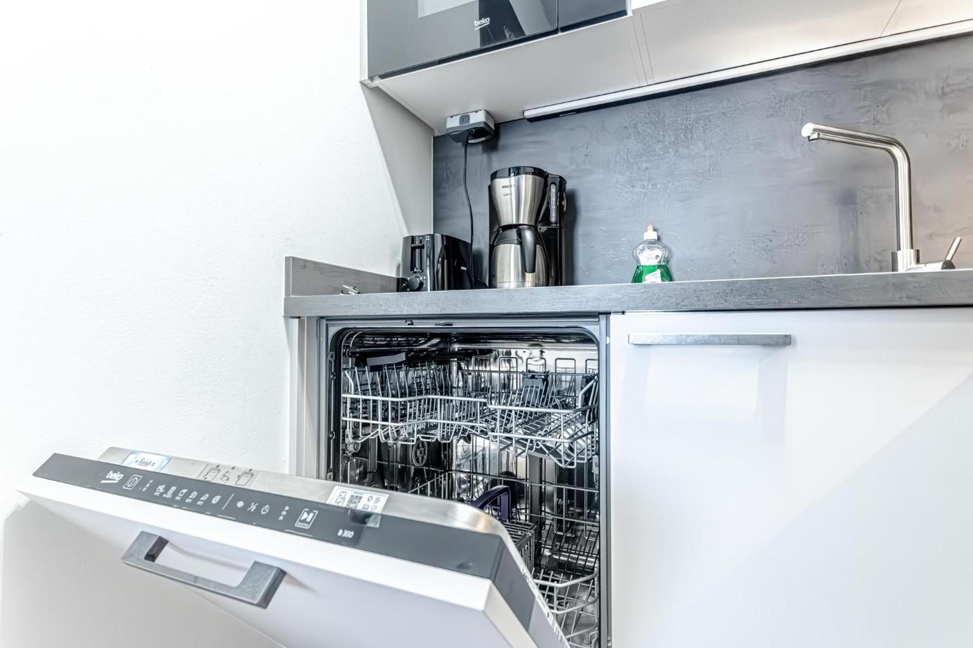Apartmán Charming 1Br, Steps From Reumannplatz U1 Vídeň Exteriér fotografie