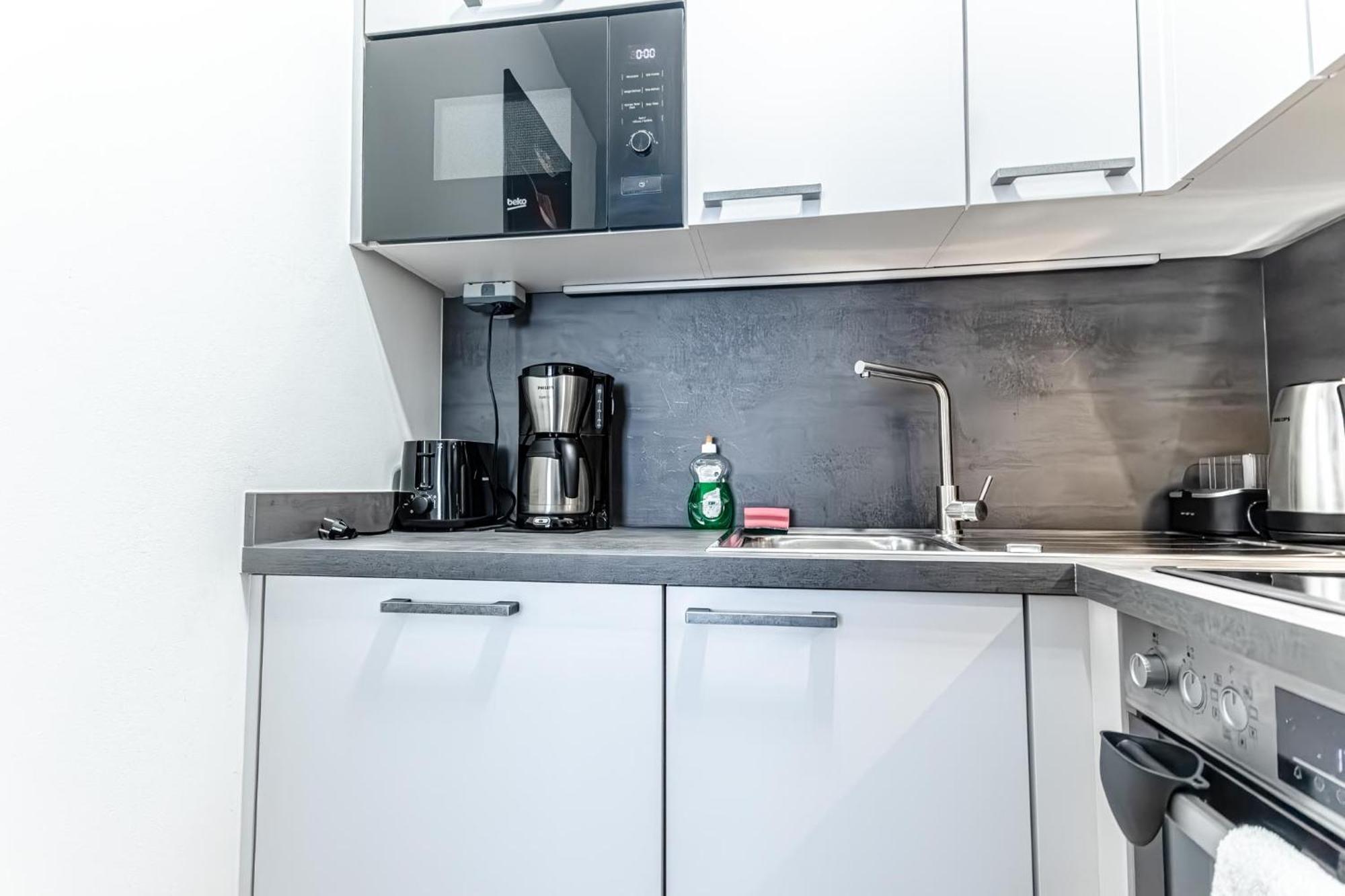 Apartmán Charming 1Br, Steps From Reumannplatz U1 Vídeň Exteriér fotografie