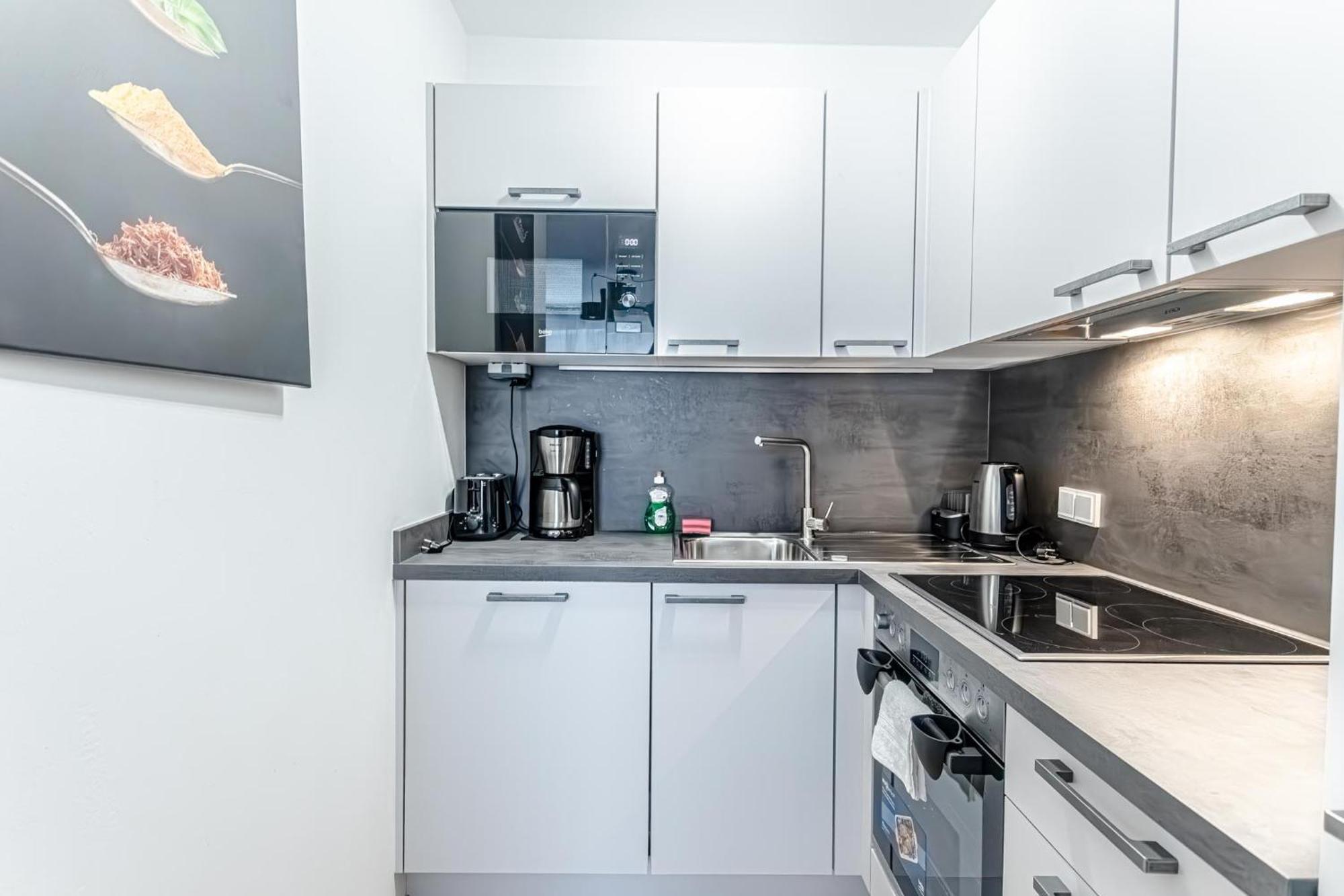 Apartmán Charming 1Br, Steps From Reumannplatz U1 Vídeň Exteriér fotografie